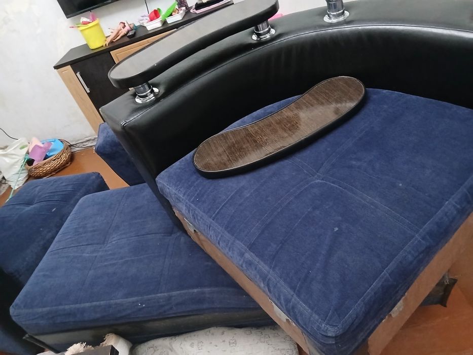 Продам диван угловой