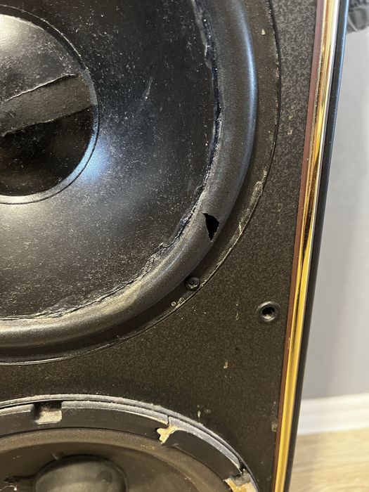 Колонки JBL напольные