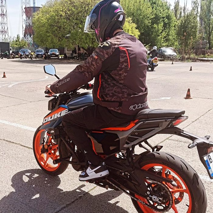 Instructor Moto București! Plata în rate!