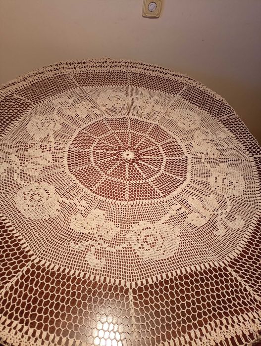 Нова голяма покривка за кръгла маса