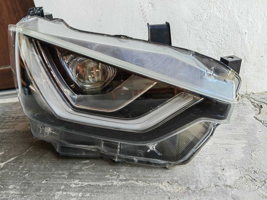 Фарове Isuzu D-Max LED ляв десен / Фарове Исузу Д-Макс / Фар Isuzu D-Max Оригинални