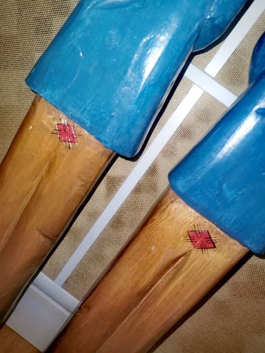 Антикварна дървена фигура на клуон държащ слънчоглед 2бр. размер h95см