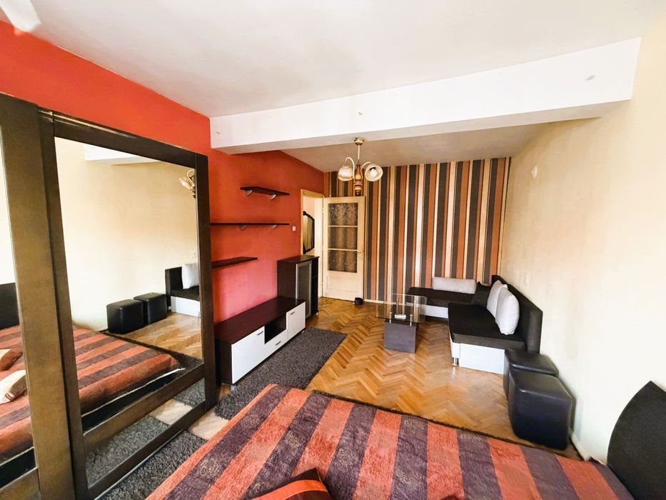 1-стаен в София-Център площ 50 цена 550