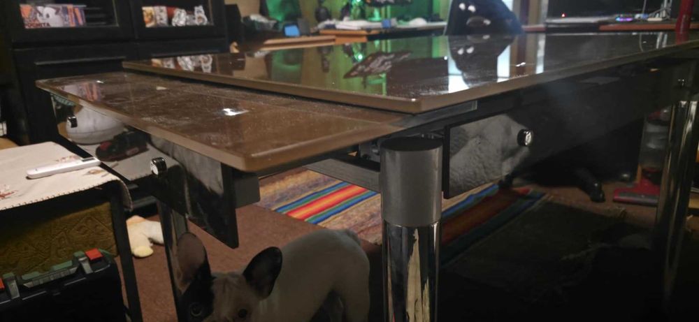 Холна стъклена маса