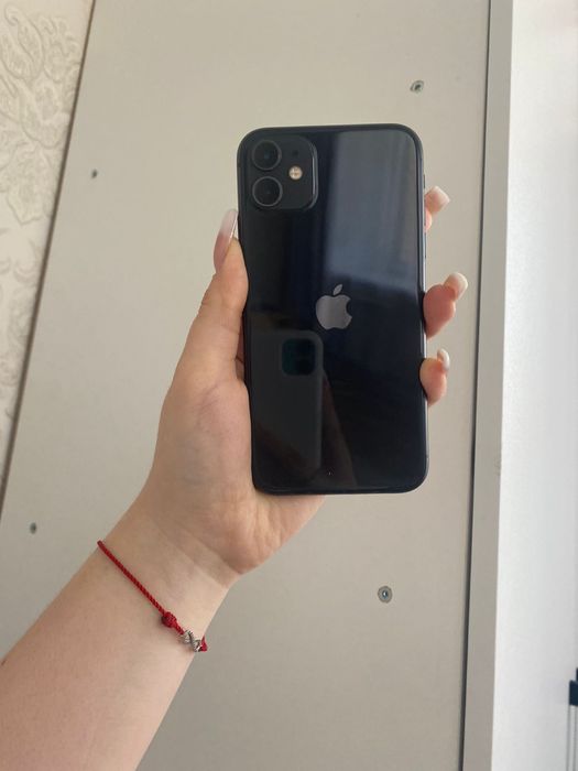 iPhone 11 128 ГБ, черный, отличное состояние