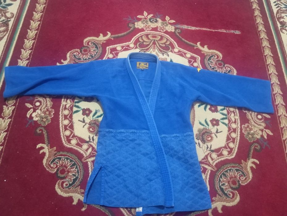 Продам ЛЮКС качество Mizuno