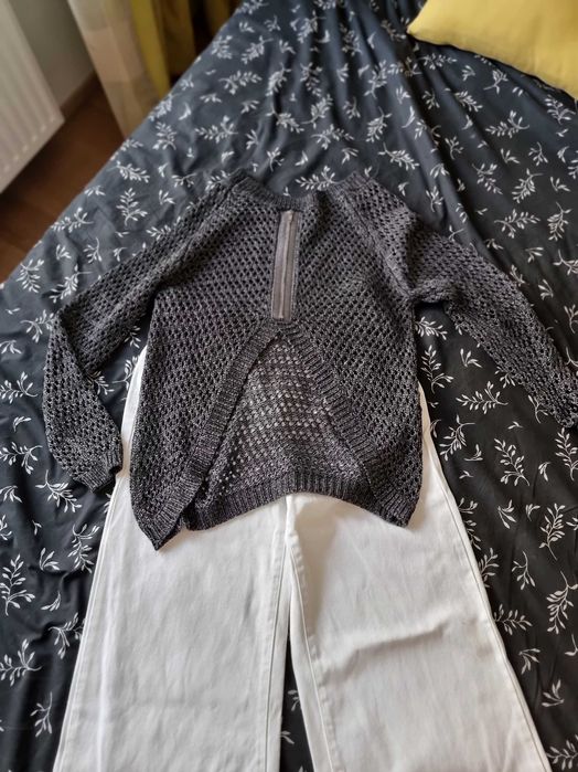 Bluza guess, spate gol