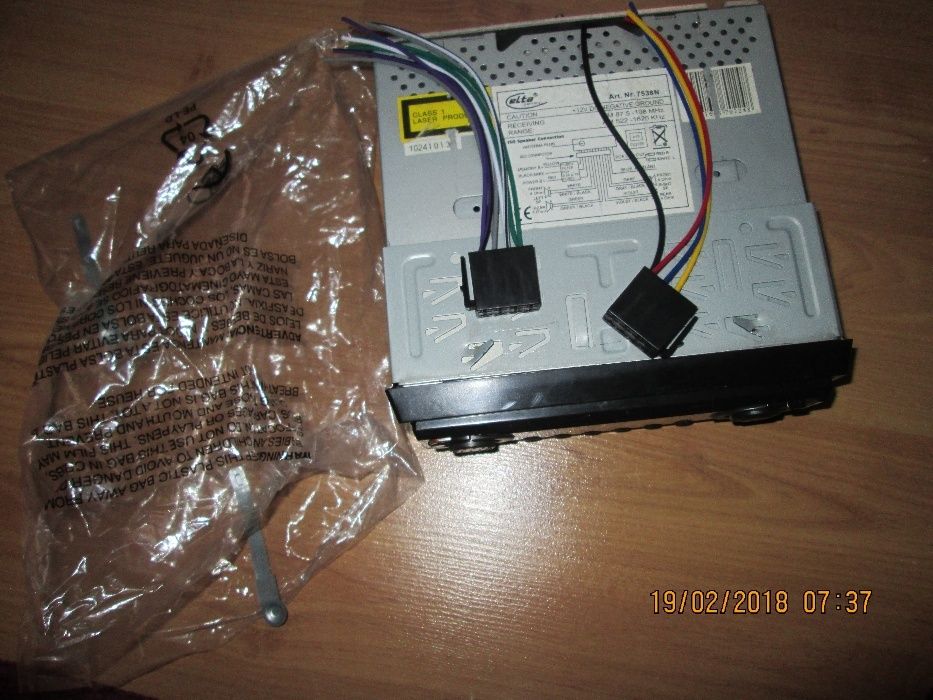 Radio cd cu mp3,card si usb Elta