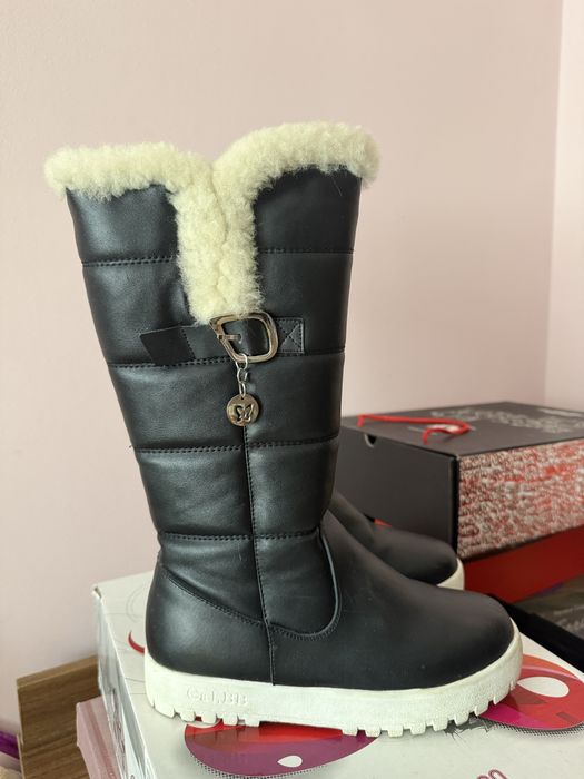 Продам детскую осеннию обувь