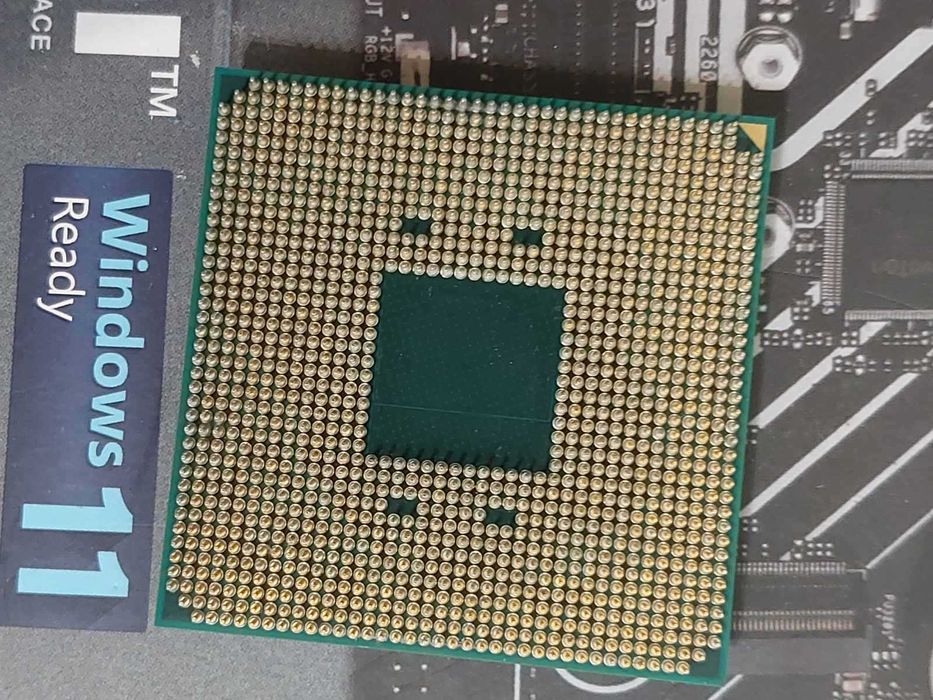 AMD Ryzen 7 5800X + Gigabyte B550 Aorus Elite Wi-Fi