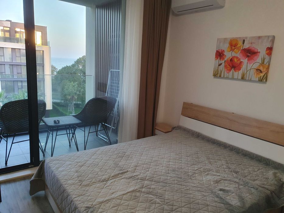 Дава се под наем Двустаен апартамент в к.к. Св.Св. Константин и Елена - 50 кв.м за 650 € - Снимка #6