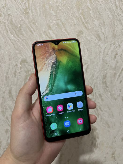 Продам Samsung A10.
