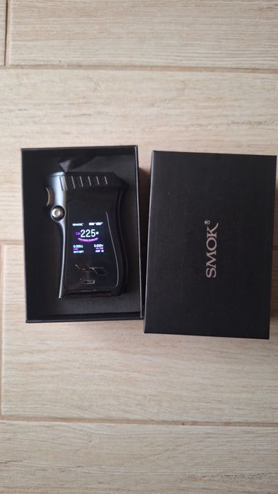 Kitturi  tigare  vapo