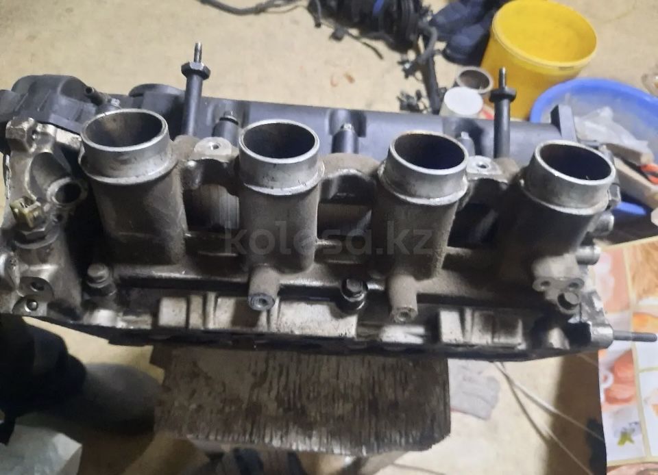 Головка двигатель