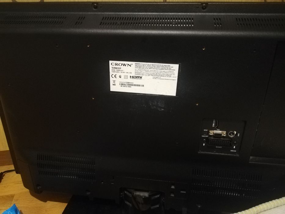 Телевизор crown 32472 е неизвестно състояние за части