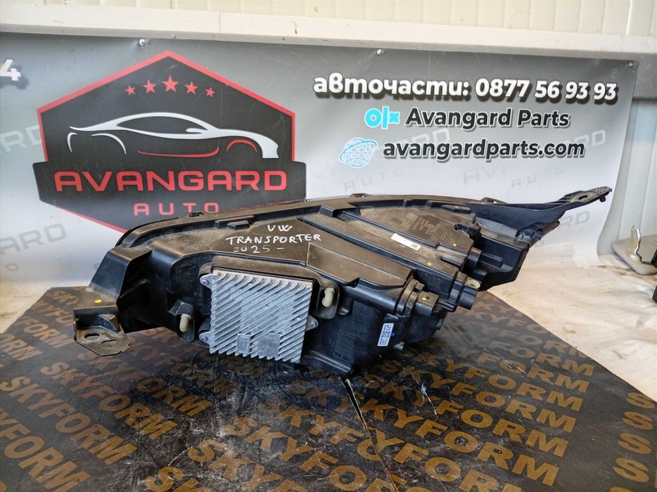 Преден десен фар Volkswagen Transporter 2025