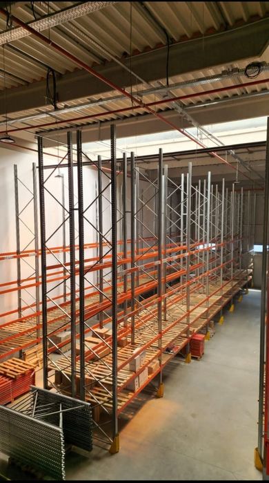 De vânzare rafturi metalice pt depozitare