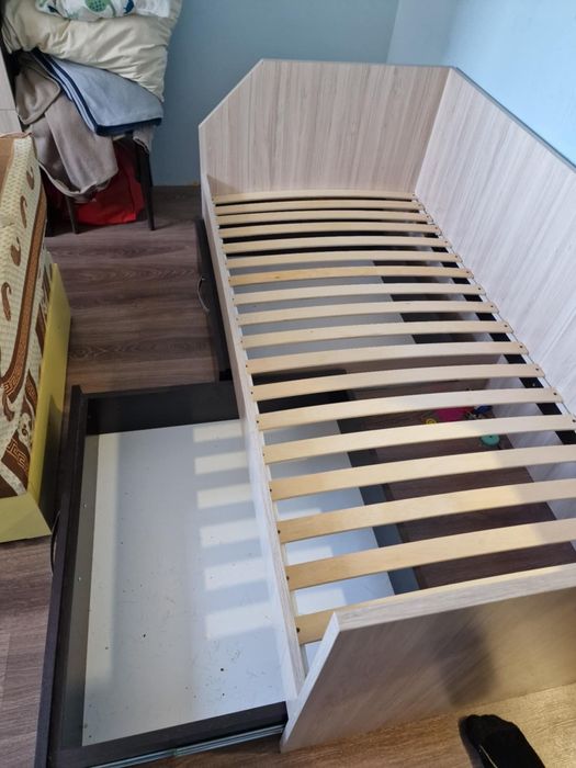 Продавам детско легло