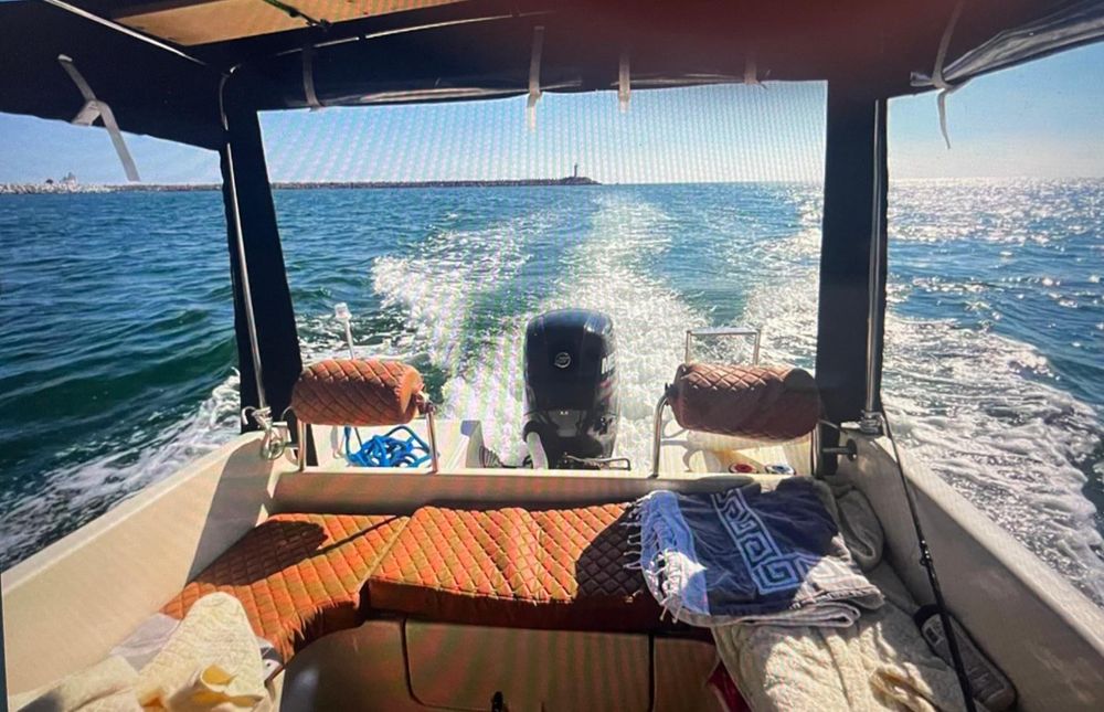 Vând barcă cabinata-pilothouse Sâmbăta 620 long