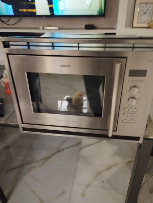 cuptor microunde AEG