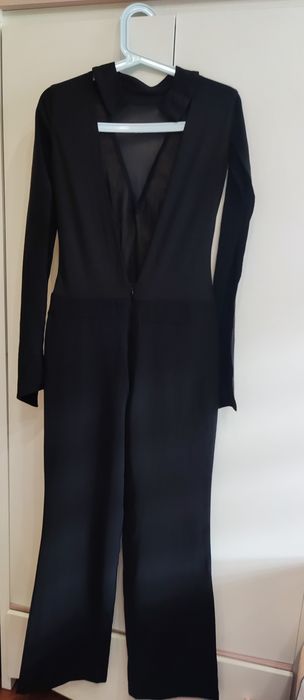 Черен стилен гащеризон на ,,Алеса"с гол гръб