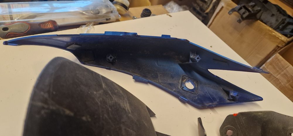 Suzuki GSXR 600 și 750 K8 K9 2008 2009  carena laterala codita stop