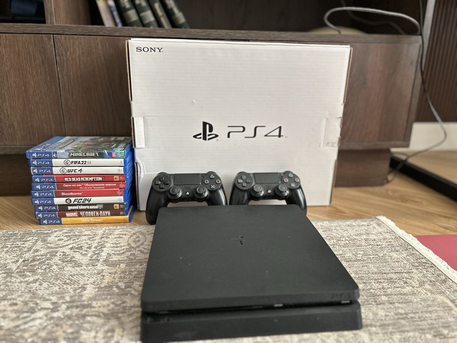 PS4 1TB + 10 игр