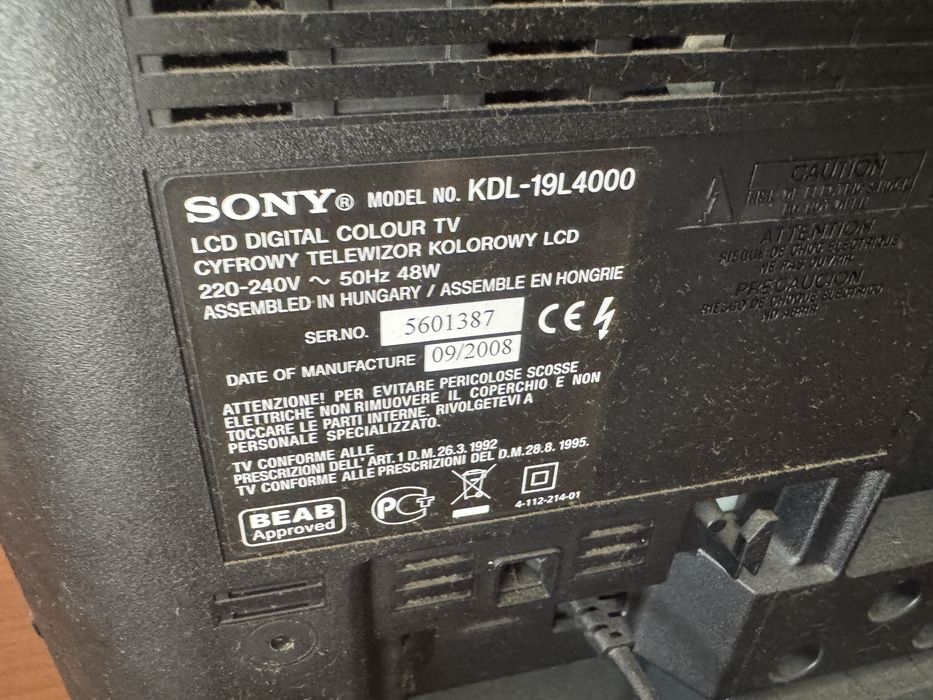Продам маленький телевизор Sony