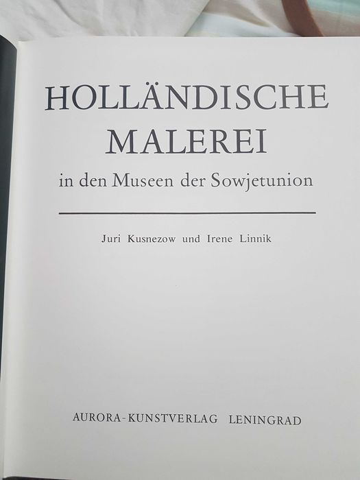 Продавам албум с за художници.