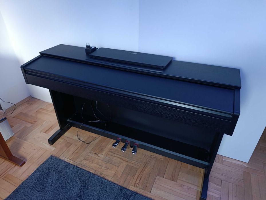 Продавам пиано Yamaha ARIUS YPD-145B