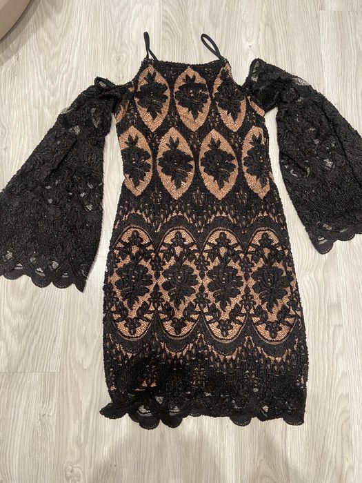 Одежда ,платья в отличном состоянии