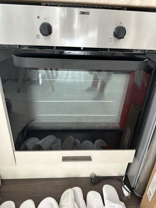 Нова фурна за вграждане ZANUSSI