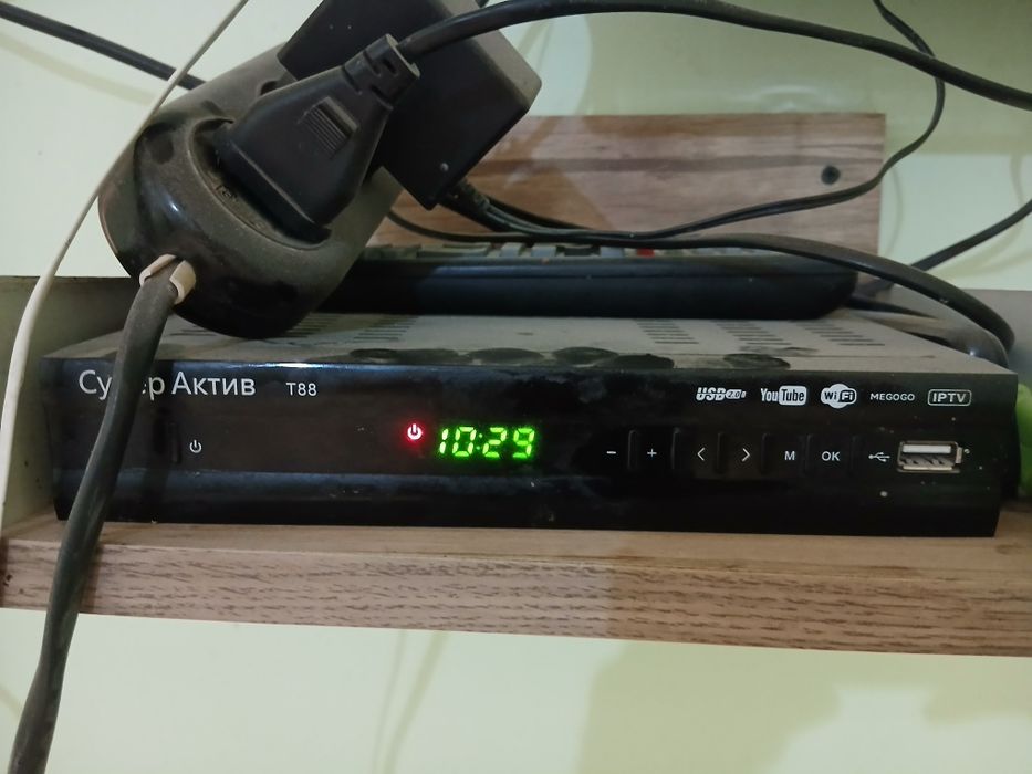 Televizor sotiladi