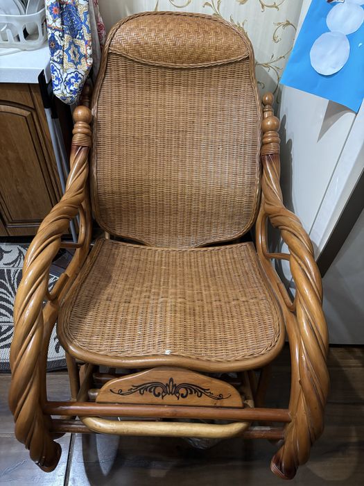 Кресло-качалка, дерево.