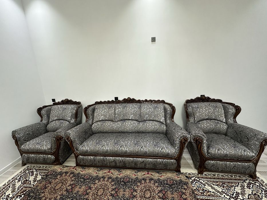 Мягкий мебель сотилади