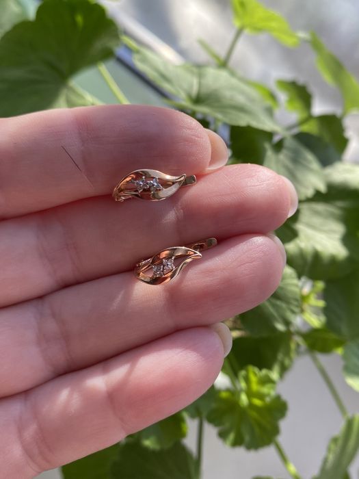 Продам серёжки золотые