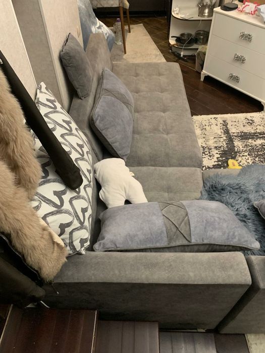 Продам мягкий уголок диван,  пуфик.