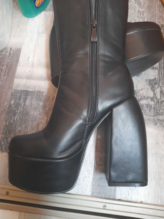 Vand incaltari dama noi!