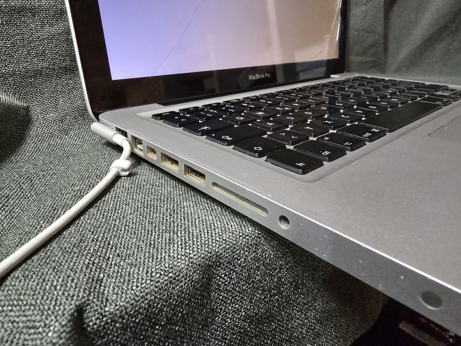 MacBook Pro 2011 за части 13 inch
