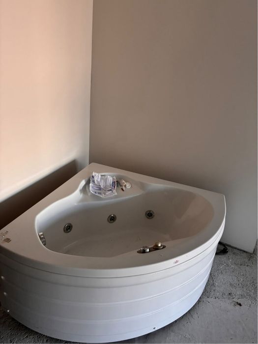 Чисто ново джакузи / хидромасажна вана