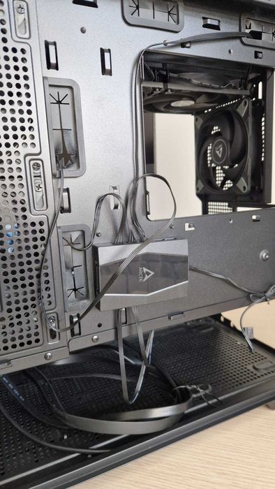Kit Carcasa + Arctic Freezer III 360 + Ryzen 5 7600x + Ventilatoare