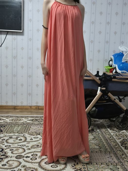 Продаётся вечерние платья один за 10000