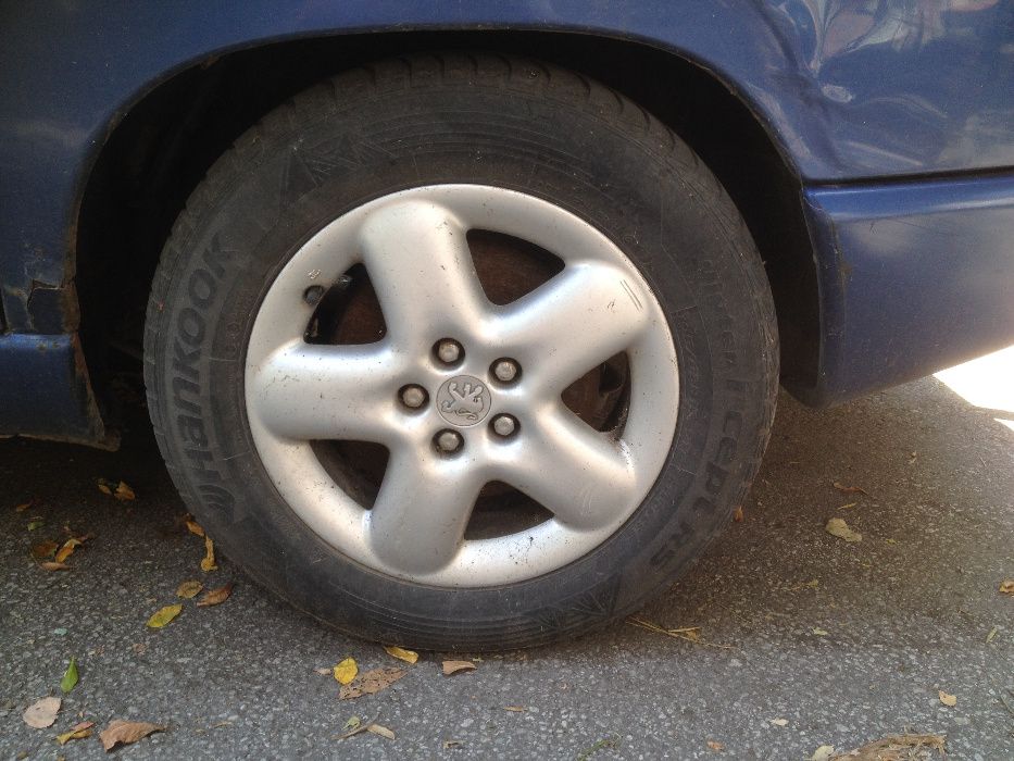 Продавам Пежо 806 на авточасти