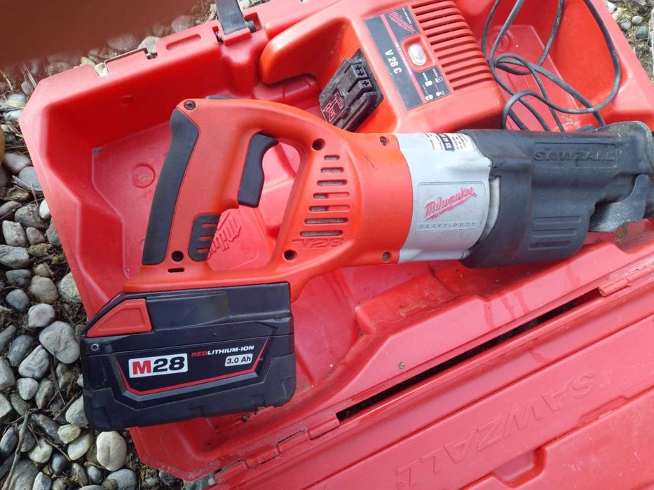 ferestrau sabie milwaukee sawzall 28v schimb cu impact