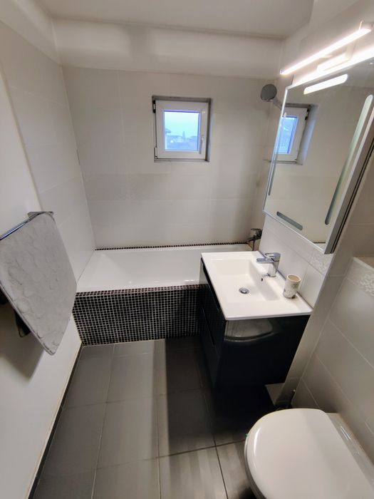 Proprietar – Închiriez Apartament 3 Camere Decomandat | Centrală proprie