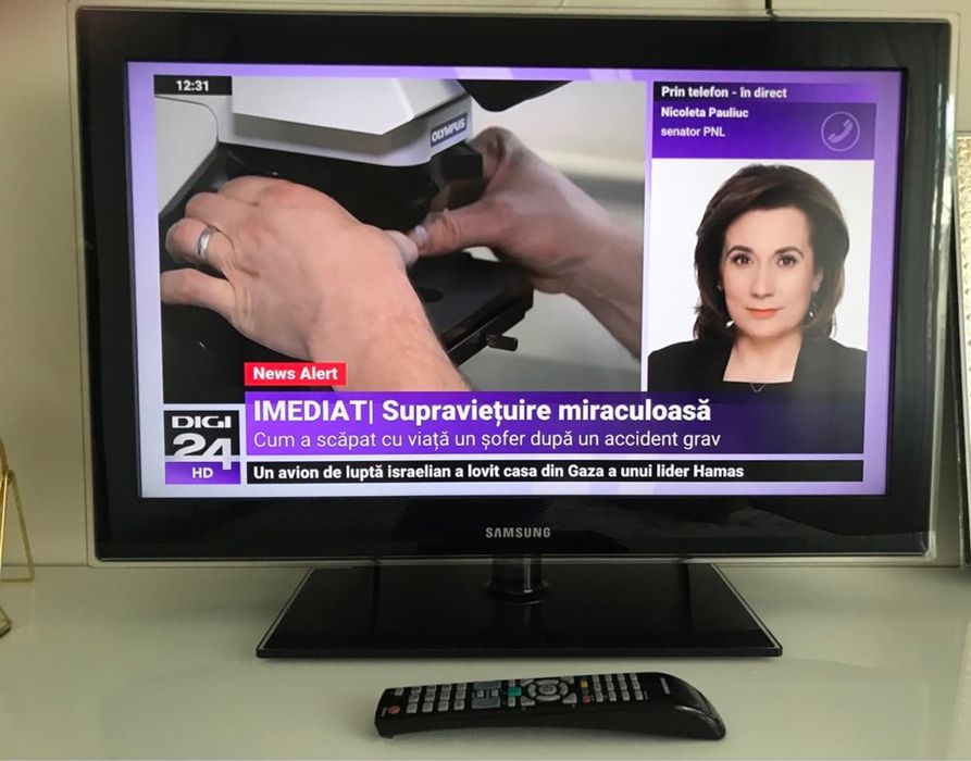 Televizor color Samsung 81 cm, HD, cu telecomanda