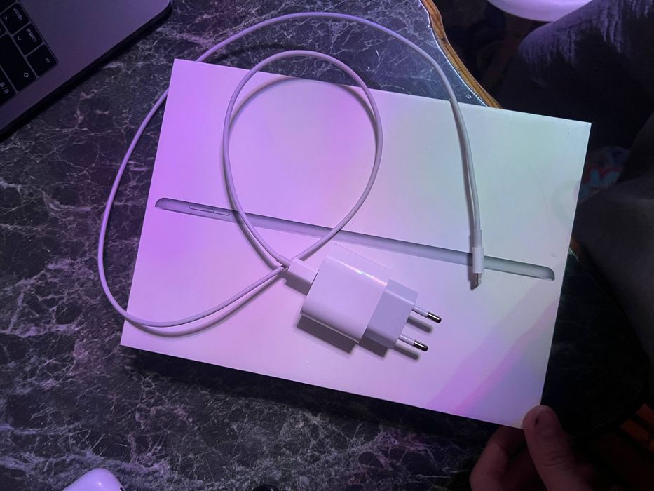 iPad 5 - 32 gb - full ideal srochno