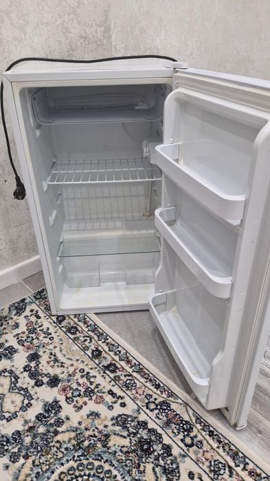 Мини холодильник продам