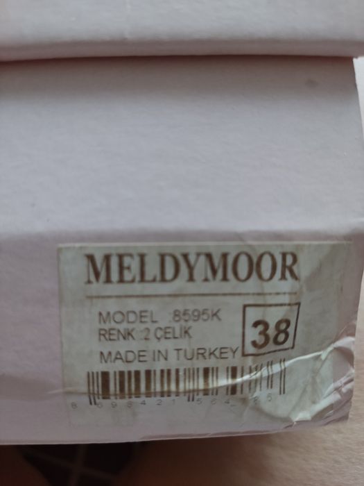 Женские демисезонные ботинки