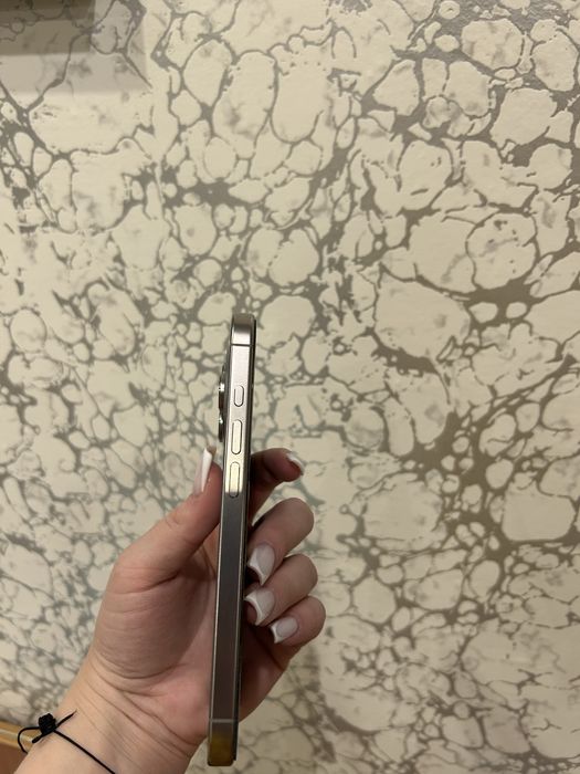 Продам айфон 16pro